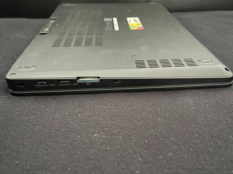 Laptop Dell E5570 Gaming I7-6820HQ 16GB RAM R7 M370 2GB SSD 512GB
