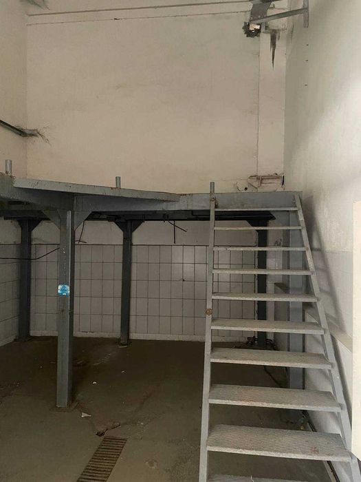 Бектемирск шоссе.Сдам в аренду комплекс : офис 500кв.м и склад 816кв.м