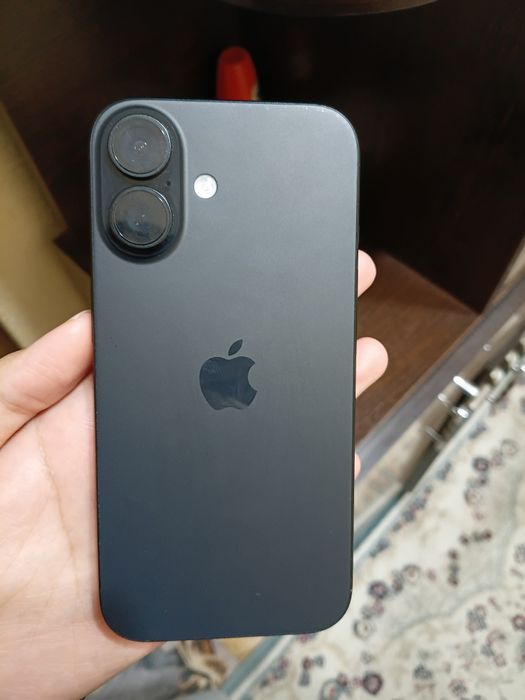 IPHONE 16 почти Новый