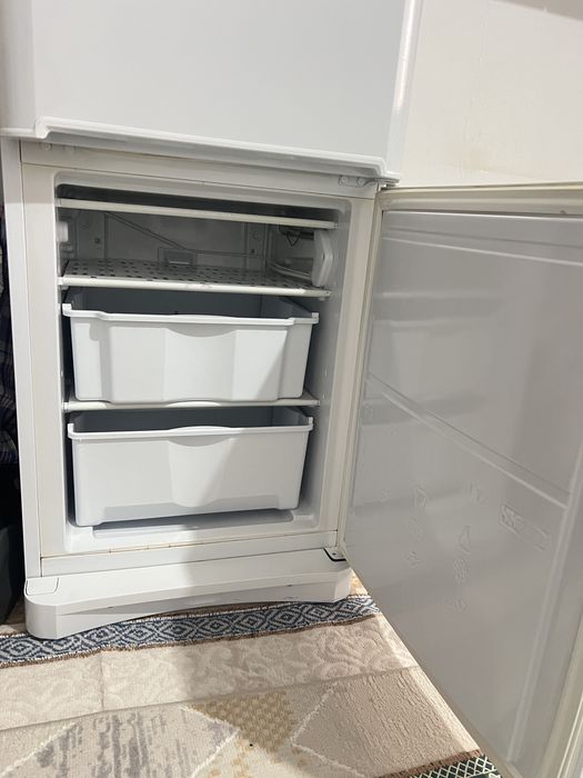 InDesiT холодиник