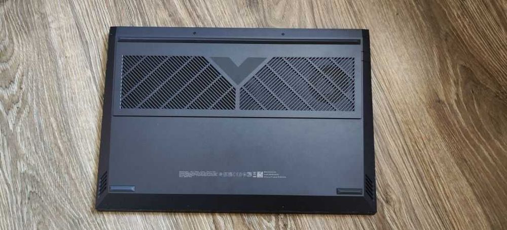 Laptop gaming ca nou HP Victus 16 cu i7 14700HX 5.50GHz / 32GB RAM / RTX 4070 8GB / SSD 1TB