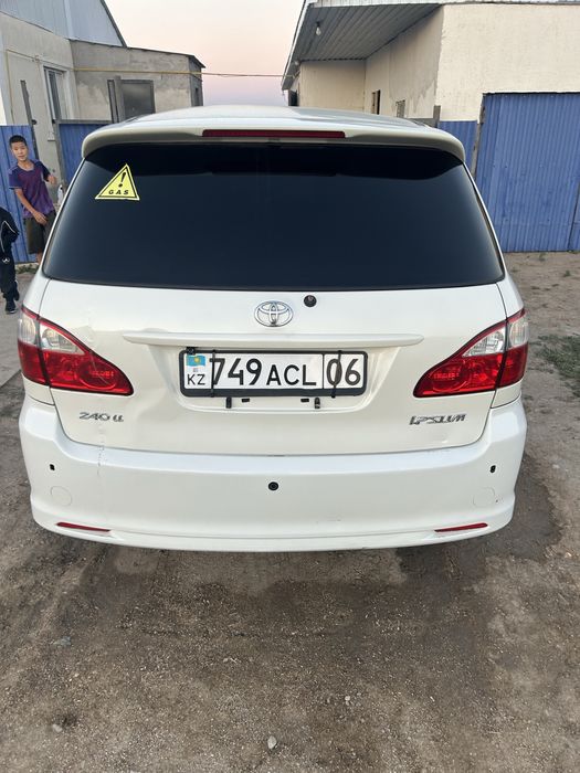 Ипсум 2004 ж.Газ бензин.