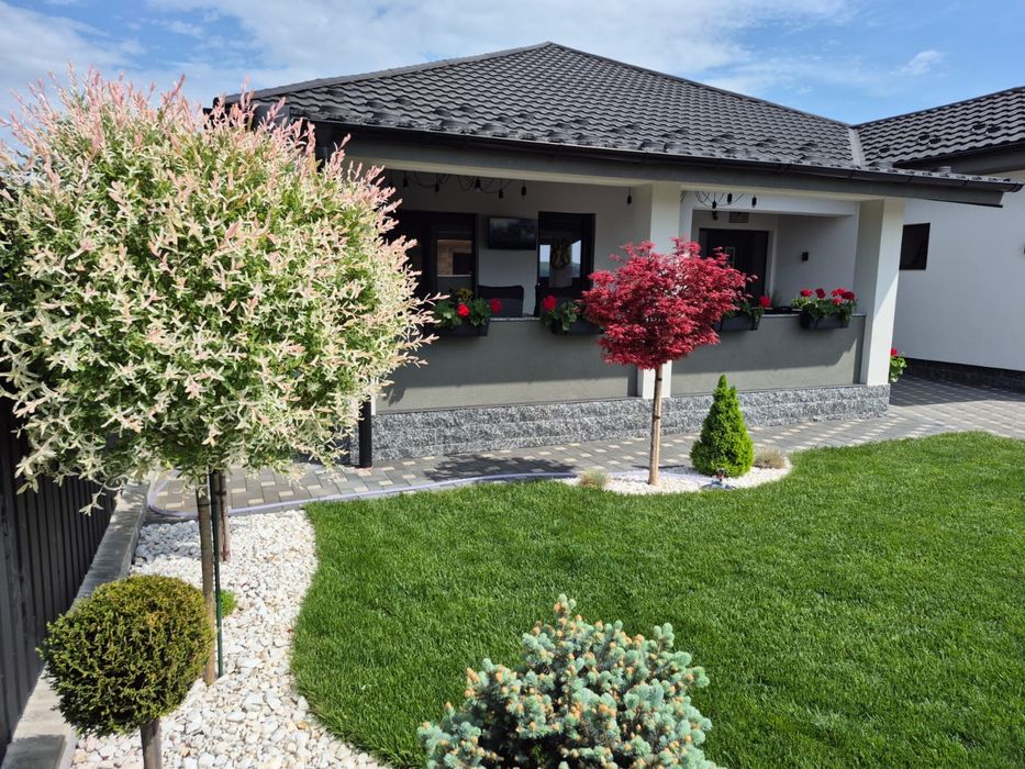 Vând casă complet mobilată si utilată în Solovăstru zona Mociar