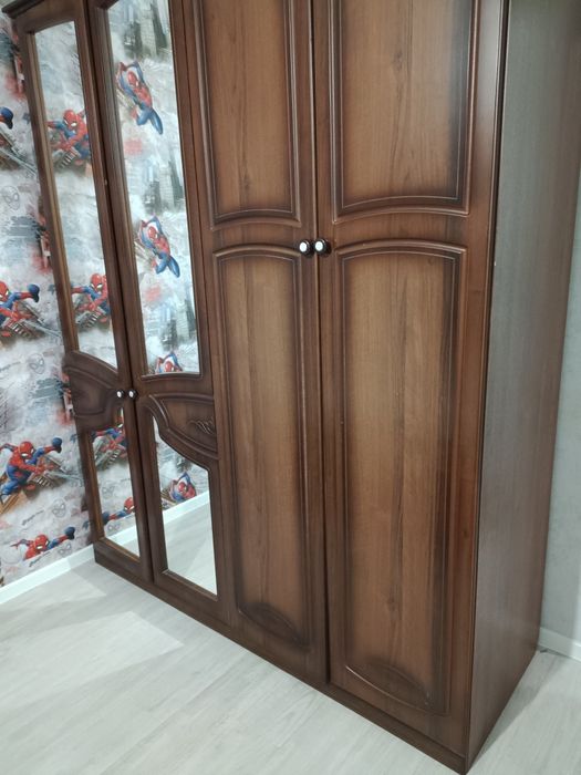 Продам спальный гарнитур