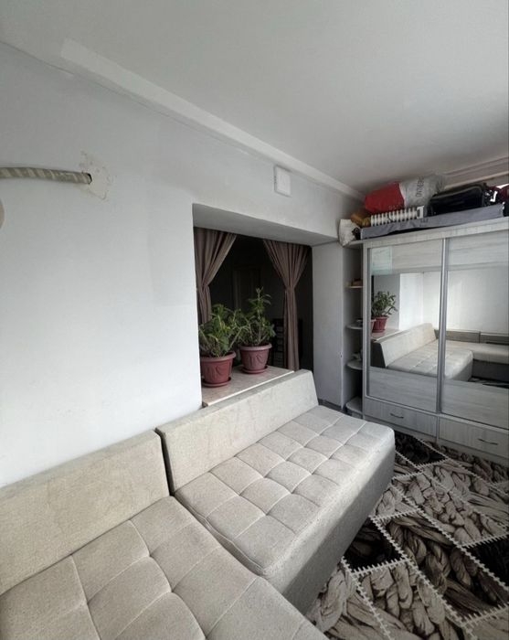 Продажа Срочно Чиланзар 1 балкон 2х4  ориентир  Халк Банк!