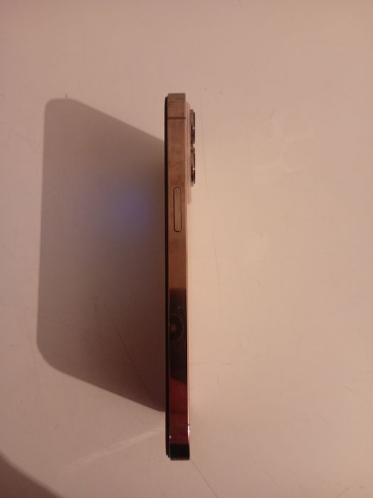 Продаю Iphone 13 pro