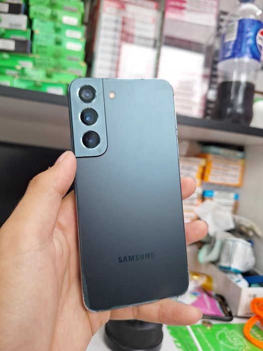 Samsung S22 на 128гб