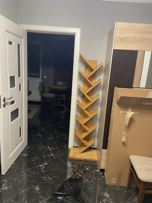 Стелаж  за книги