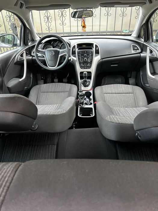 -Opel astra  facelift J-2012-1.4benzina-87cai-euro5-adusa din germania-