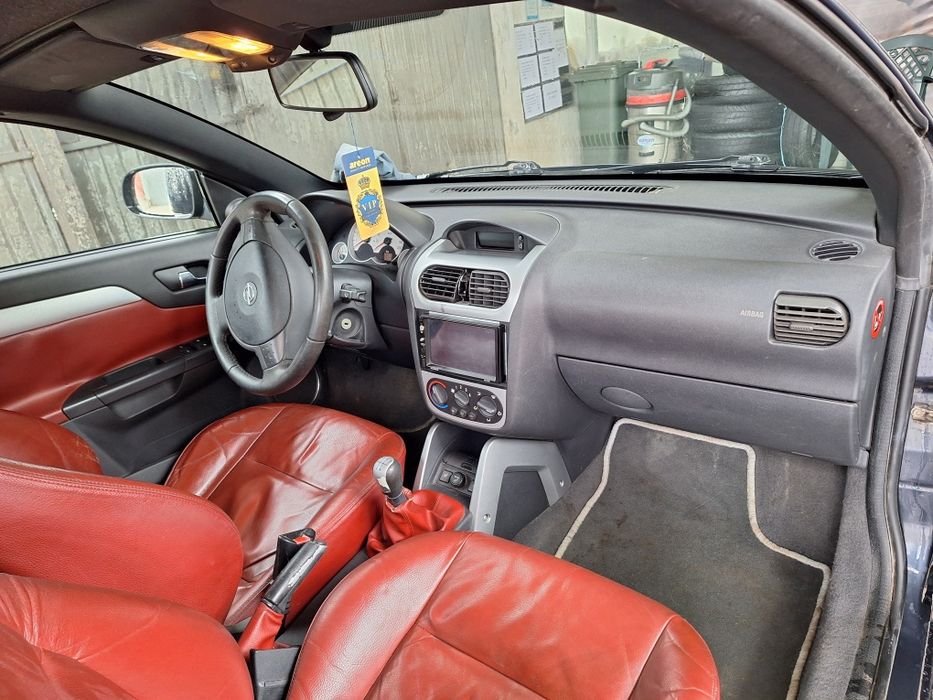 Vand opel tigra decapotabil an 2007 in stare buna.