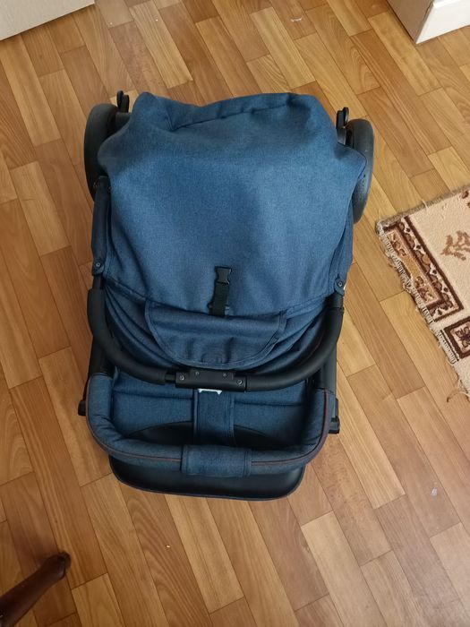 Продам прогулочную коляску