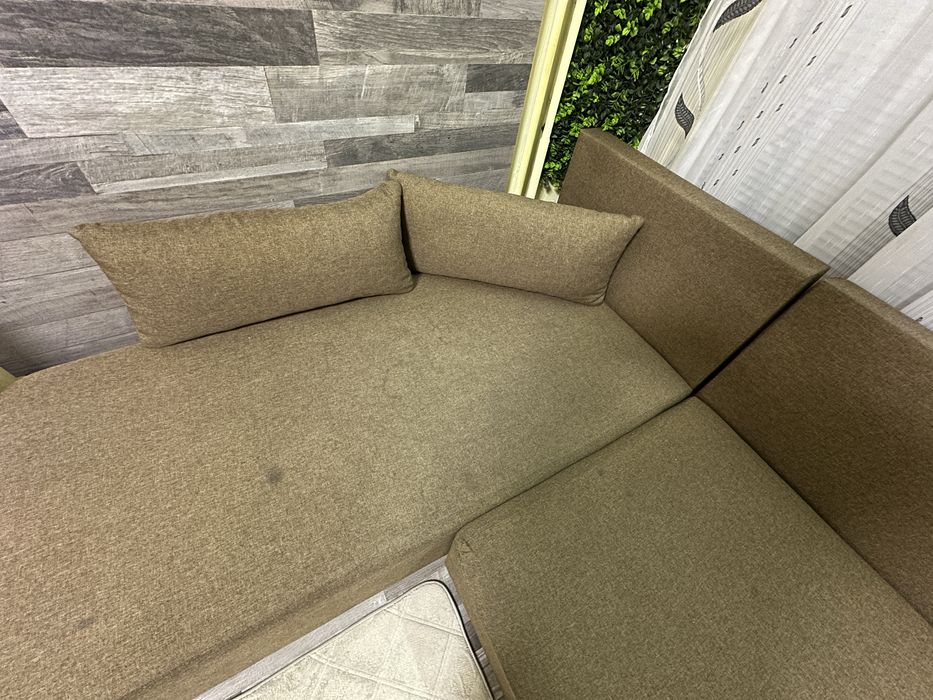 Ъглов разтегателен диван