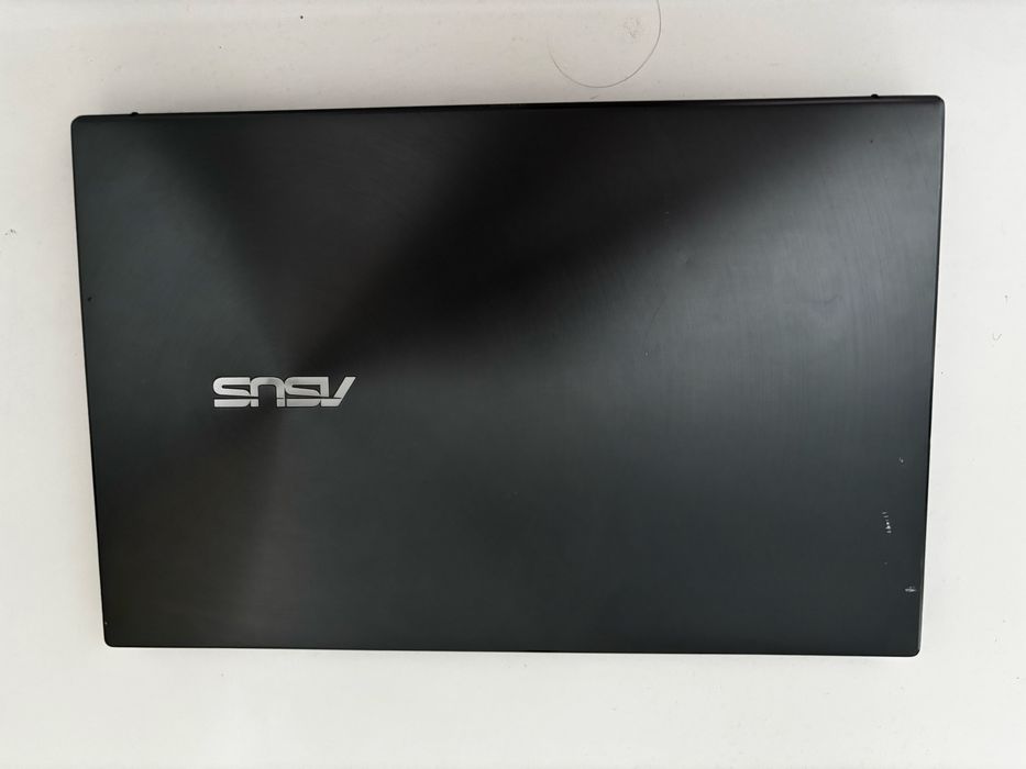 Vand Laptop Asus ZenBook 14 in stare perfecta de functionare
