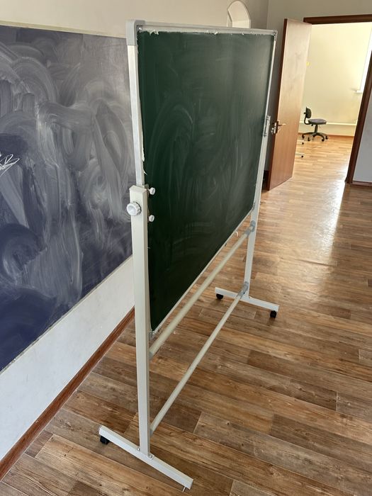 Продаю доску почти новые срочно