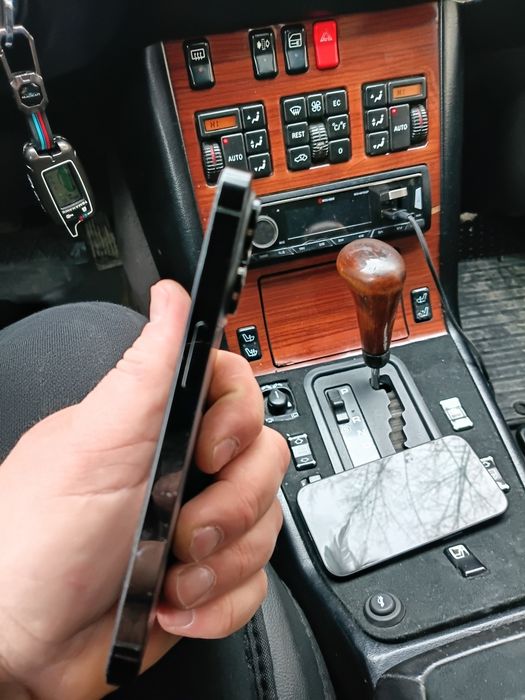 Продам Айфон 14 про