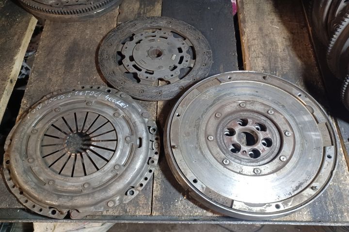 KIT AMBREIAJ 1.6 TDCI Ford Focus 2 [facelift] [2008 - 2011]