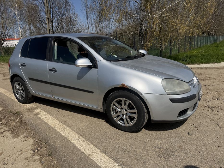 Vând VW Golf 5 - 1.9 tdi