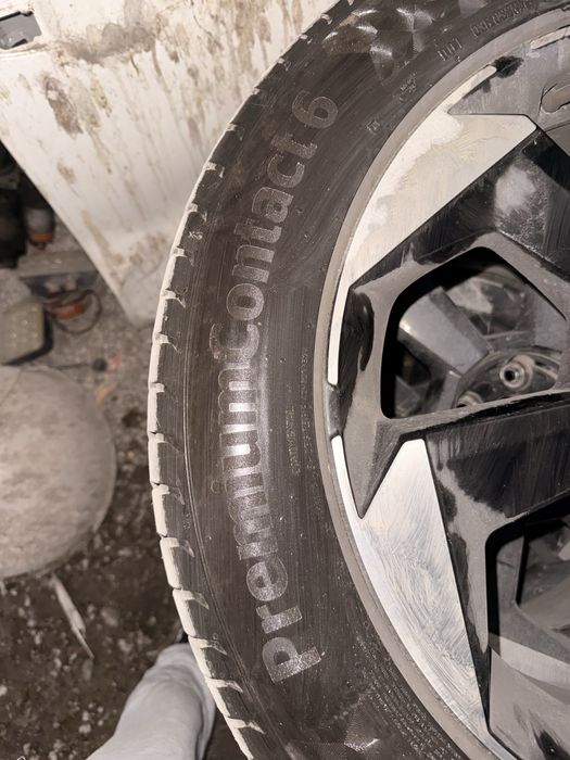 Continental Premium Contact 6 235/55/19