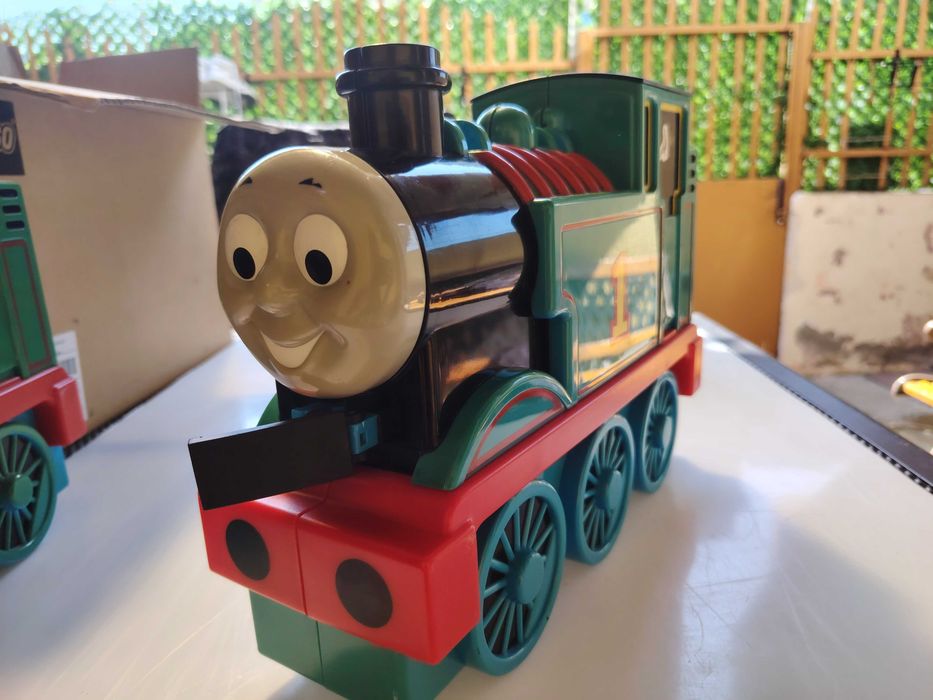 Valiză/ cutie depozitare  17 trenulete- Locomotiva Thomas