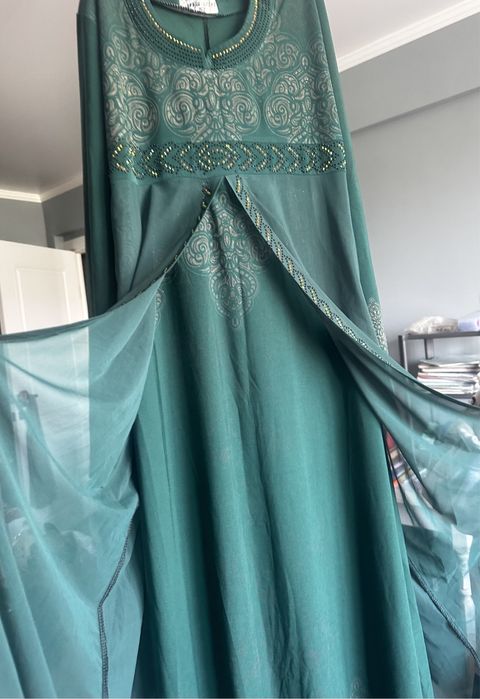 Платье вечернее                         .