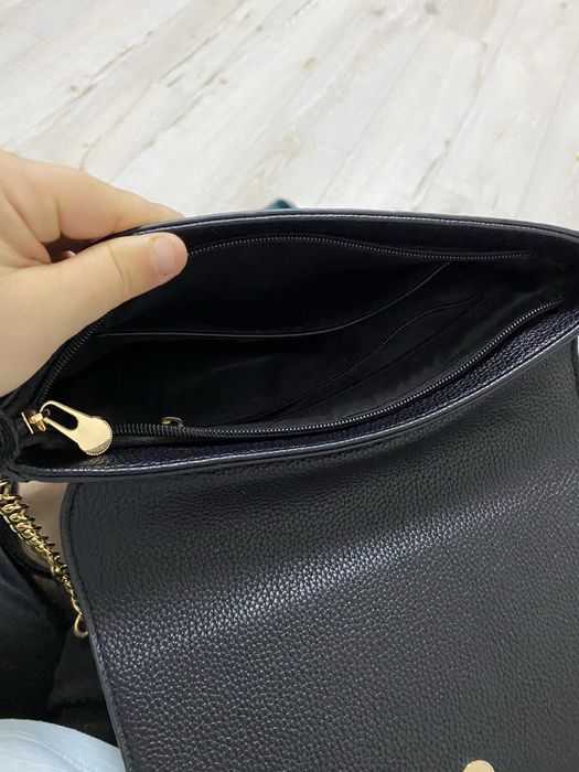 Geanta este fostte frunoasa si eleganta pentru orice varsta