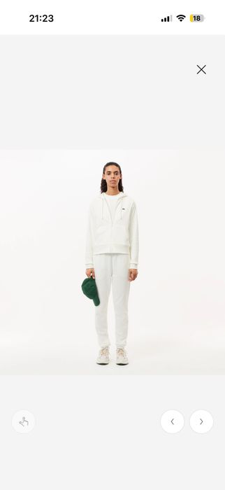Шикарный костюм бренда Lacoste