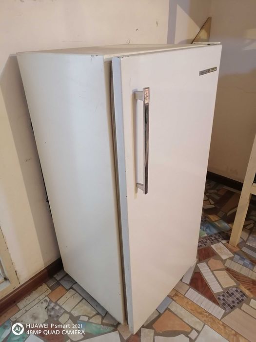 Музлаткич ишлидиган холатда эшиги узиники эмас алмашган