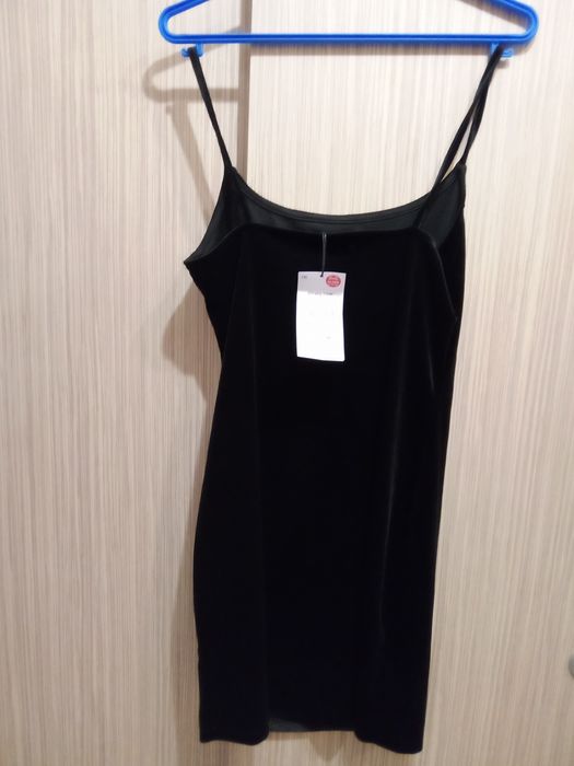 Къса дамска черна рокля, кадифе, S-M