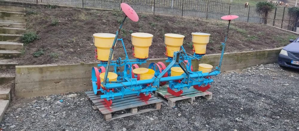 Semanatoare pe 4 rânduri cu fertilzare