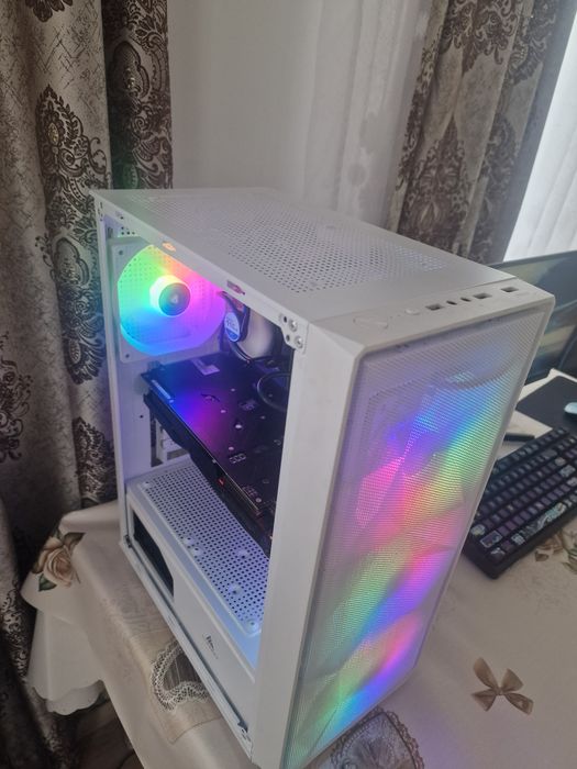 Vând pc tot setup ul