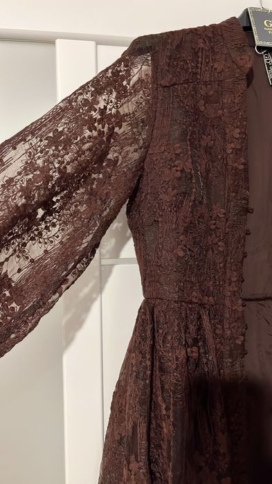 Vând rochie de dantela