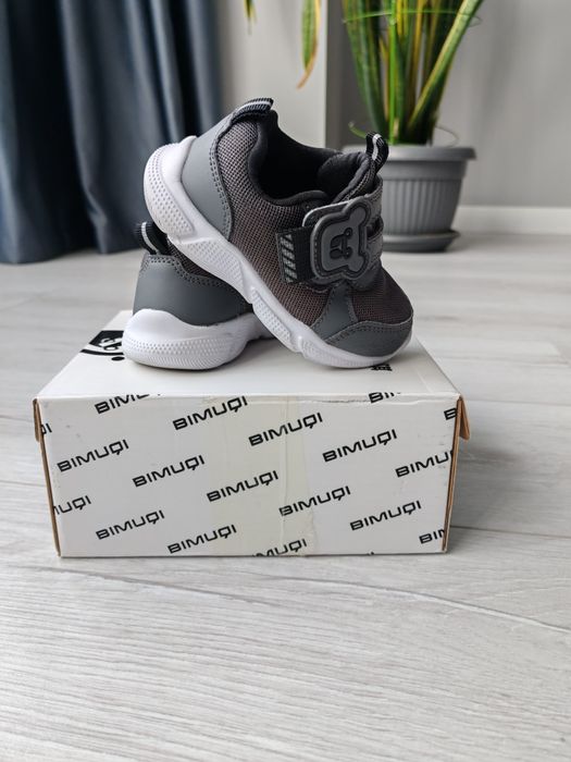 Кроссовки детские 22 размер