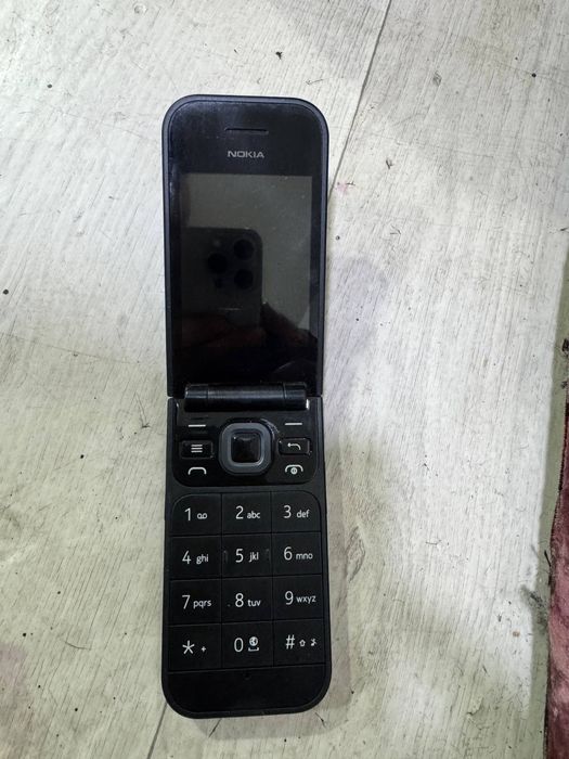 Nokia 2720 yengidek 10 kun ishlagan