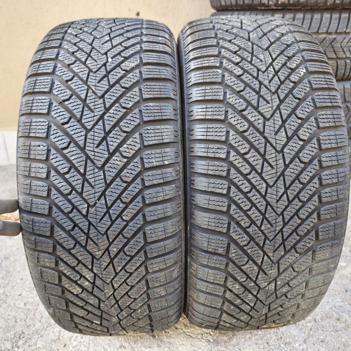 Anvelope 235/40R20 marca Pirelli, DOT 2023,M+S, 7 mm
