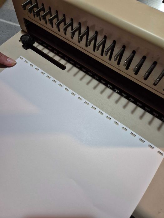 OPUS Multi Kombi - Aparat legare documente. Bonus spirale din plastic