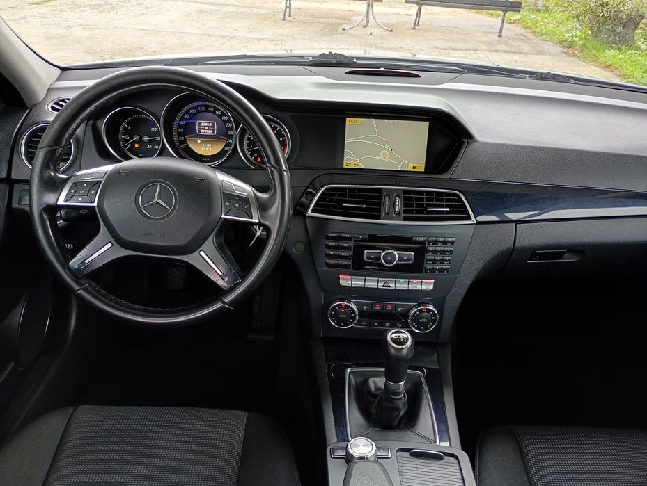 MERCEDES-BENZ C-Class 2011 — imagine 4