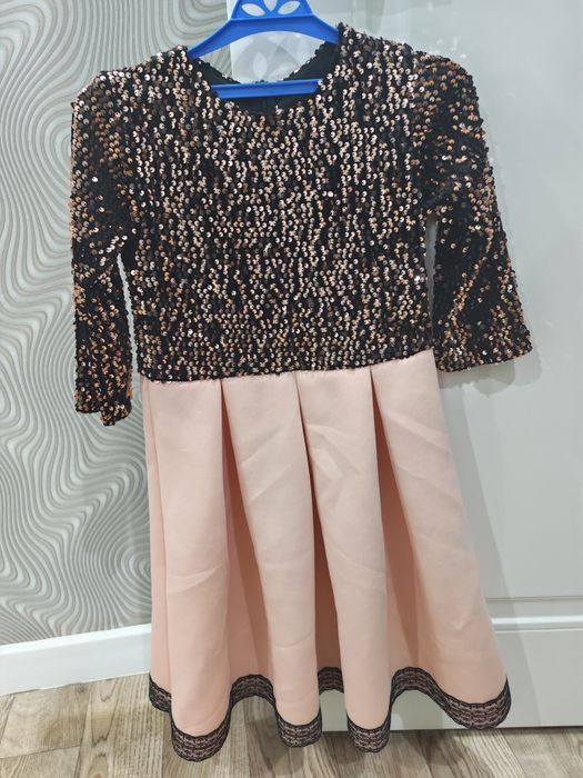 Продам платье новогодний