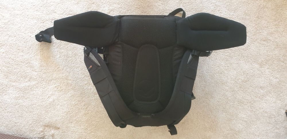 Rucsac foto (profesional) LowePro Vertex 200AW- Stare  excelentă