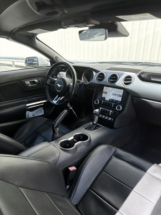 FORD Mustang 2022 — imagine 3