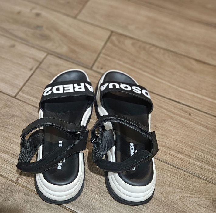 Sandale DSquared marime 39, stare foarte buna