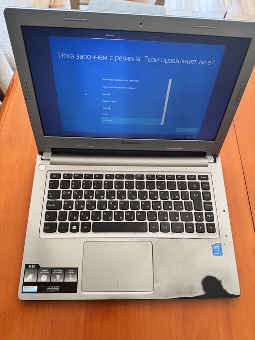 Лаптоп Lenovo M30