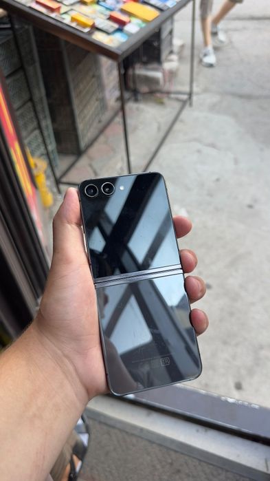Samsung Z Flip 5