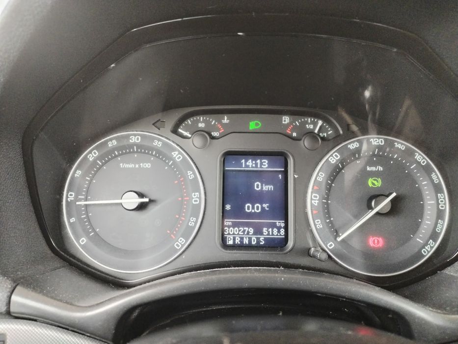 Vând skoda 2    dsg