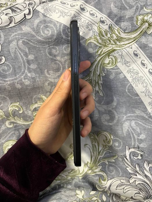 Redmi note 12 4/128 B/U sotiladi, 800,000 so'm kelishamiz yana