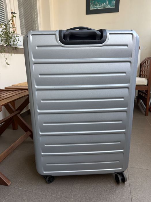Голям куфар за чекиран багаж American Tourister