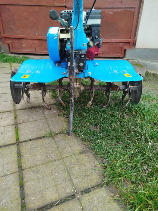 Motosapă AGT 5580 HD cu motor Honda