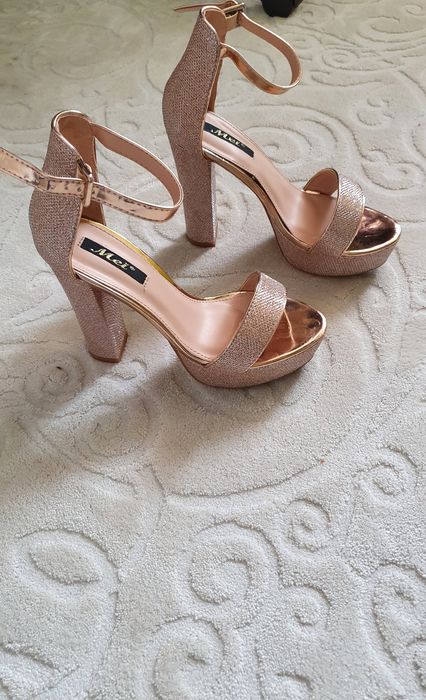 Дамски сандали 37 номер