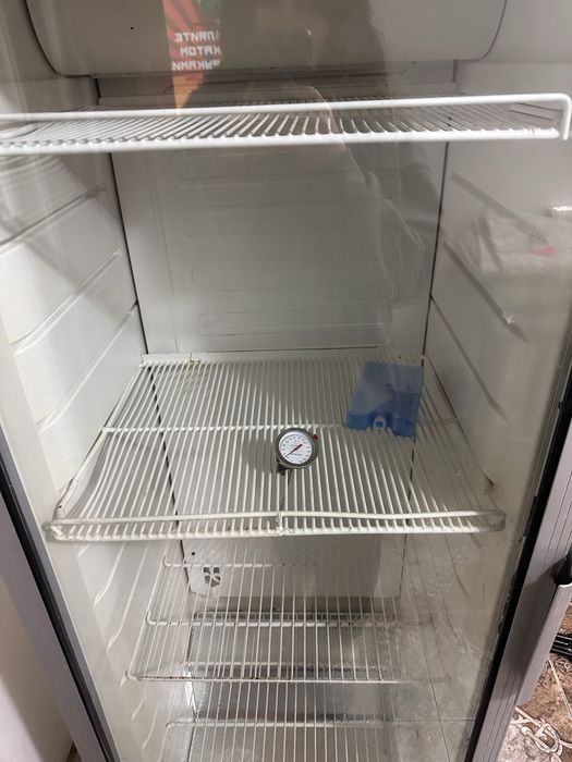 Холодильник витринный