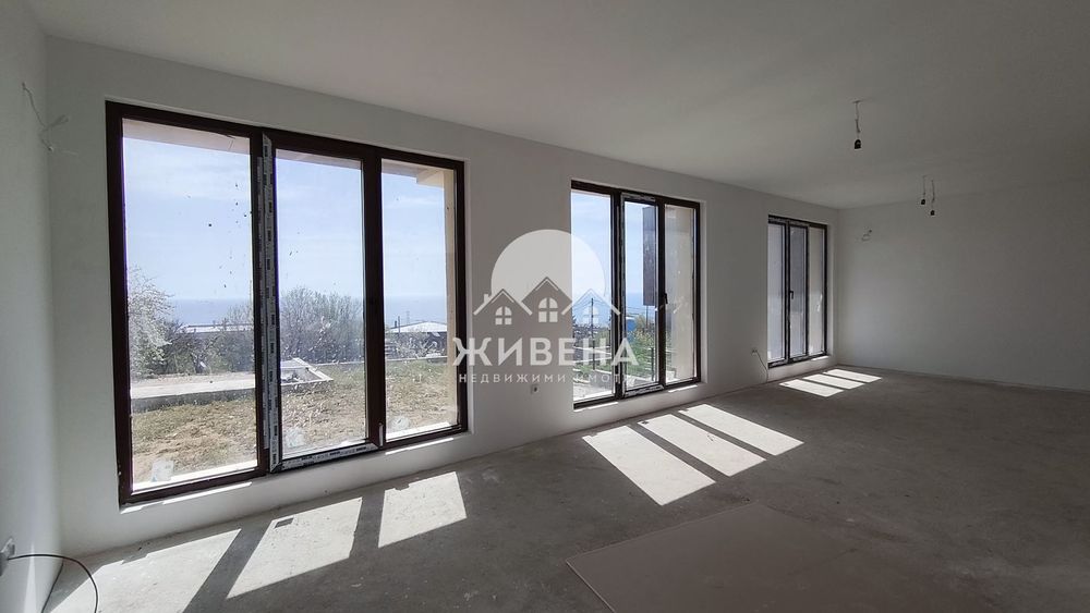 Нова триетажна къща, м-т Акчелар, РЗП: 240 кв.м, двор: 520 кв.м
