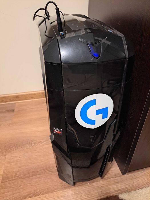 Продавам компютър + клавиатура Red dragon vara + мишка logitech g102